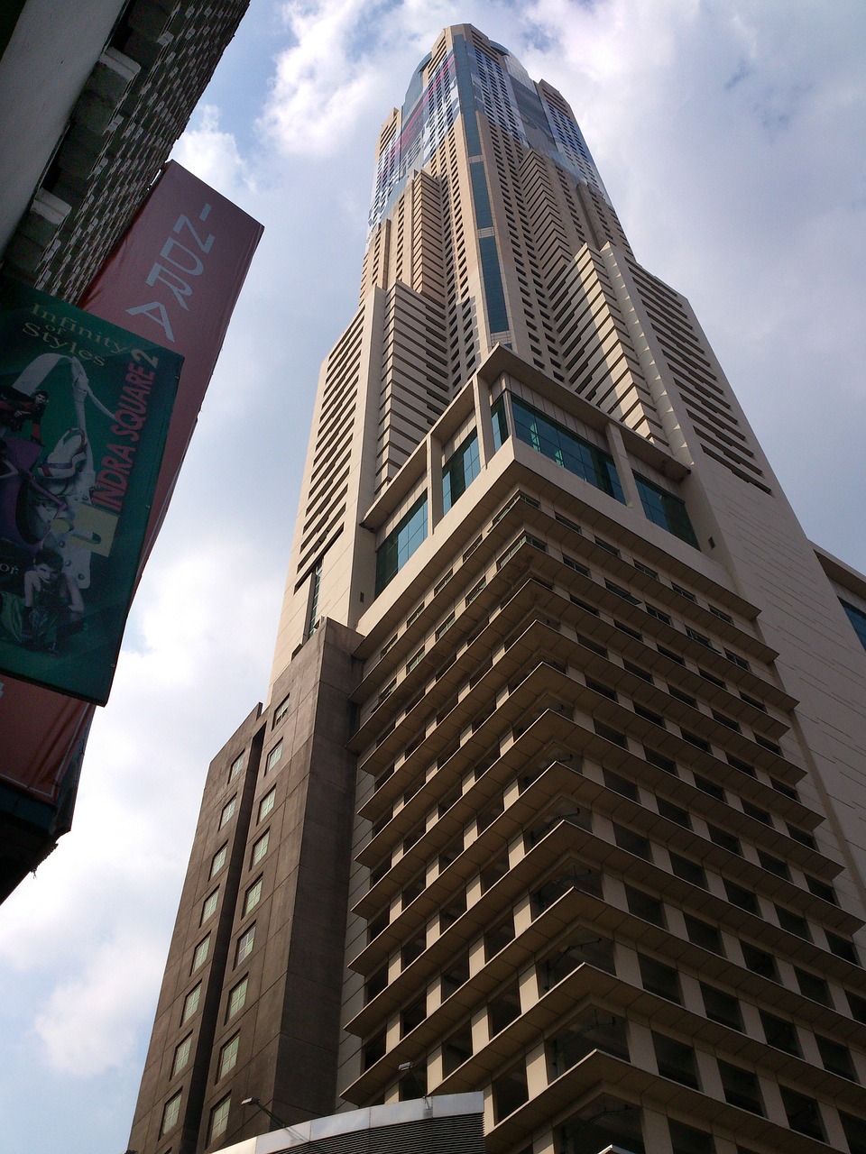上海明珠电视塔，城市之巅的象征